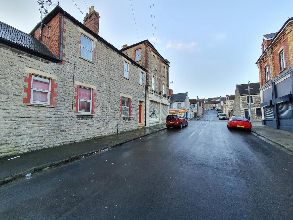 F3 2 Bedroomed Town House - Free Parking - Super 150 Mbps Wifi Near Gavin N Stacey Film House - 1 Free Dog Allowed باري المظهر الخارجي الصورة