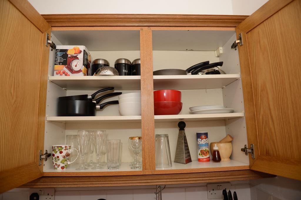 F3 2 Bedroomed Town House - Free Parking - Super 150 Mbps Wifi Near Gavin N Stacey Film House - 1 Free Dog Allowed باري الغرفة الصورة
