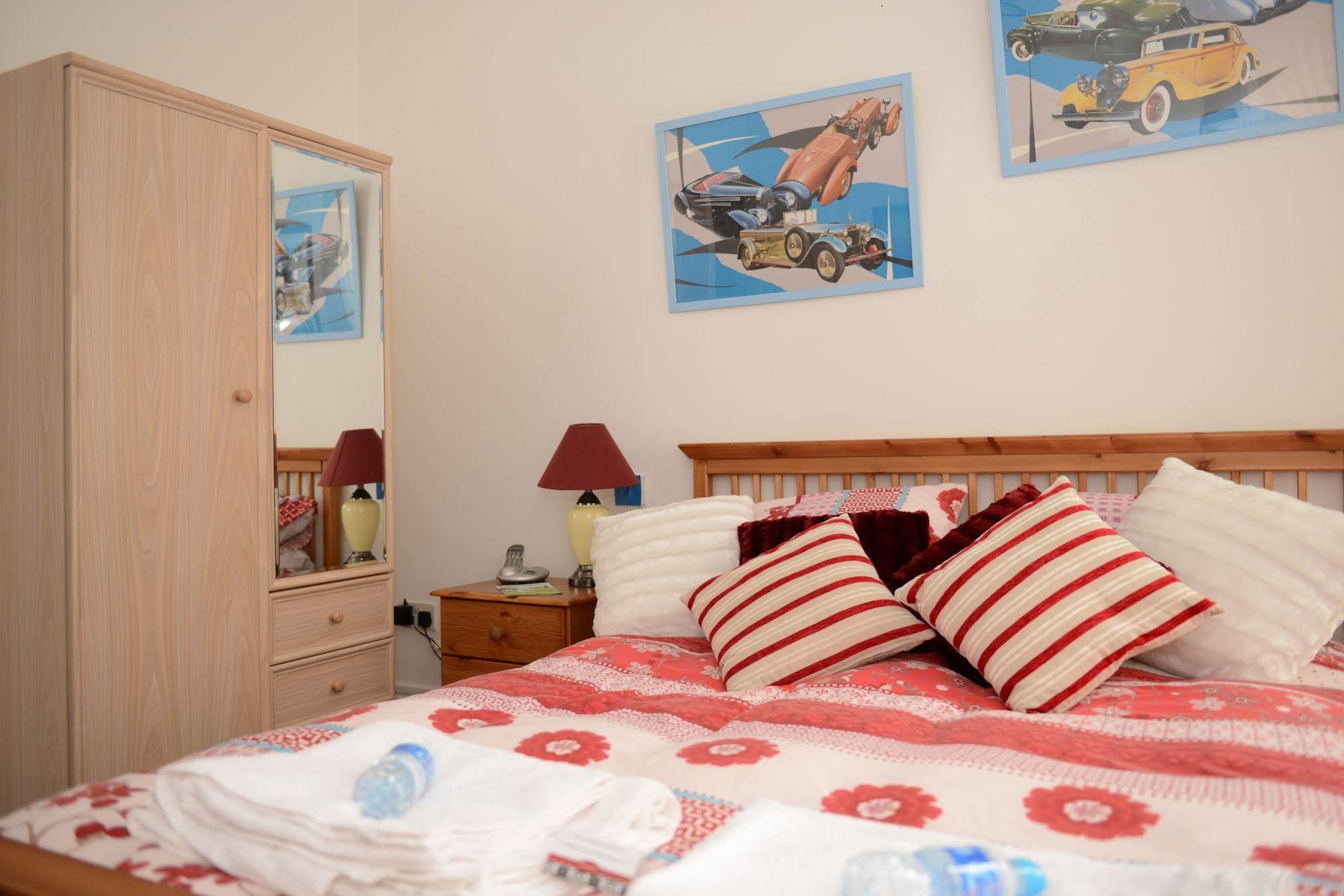 F3 2 Bedroomed Town House - Free Parking - Super 150 Mbps Wifi Near Gavin N Stacey Film House - 1 Free Dog Allowed باري المظهر الخارجي الصورة