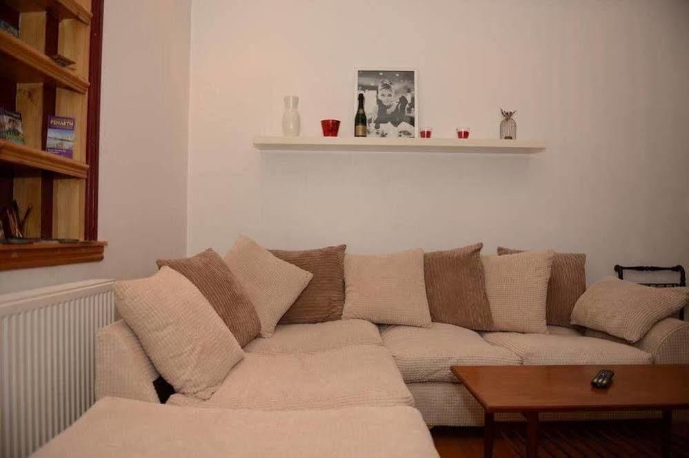 F3 2 Bedroomed Town House - Free Parking - Super 150 Mbps Wifi Near Gavin N Stacey Film House - 1 Free Dog Allowed باري المظهر الخارجي الصورة